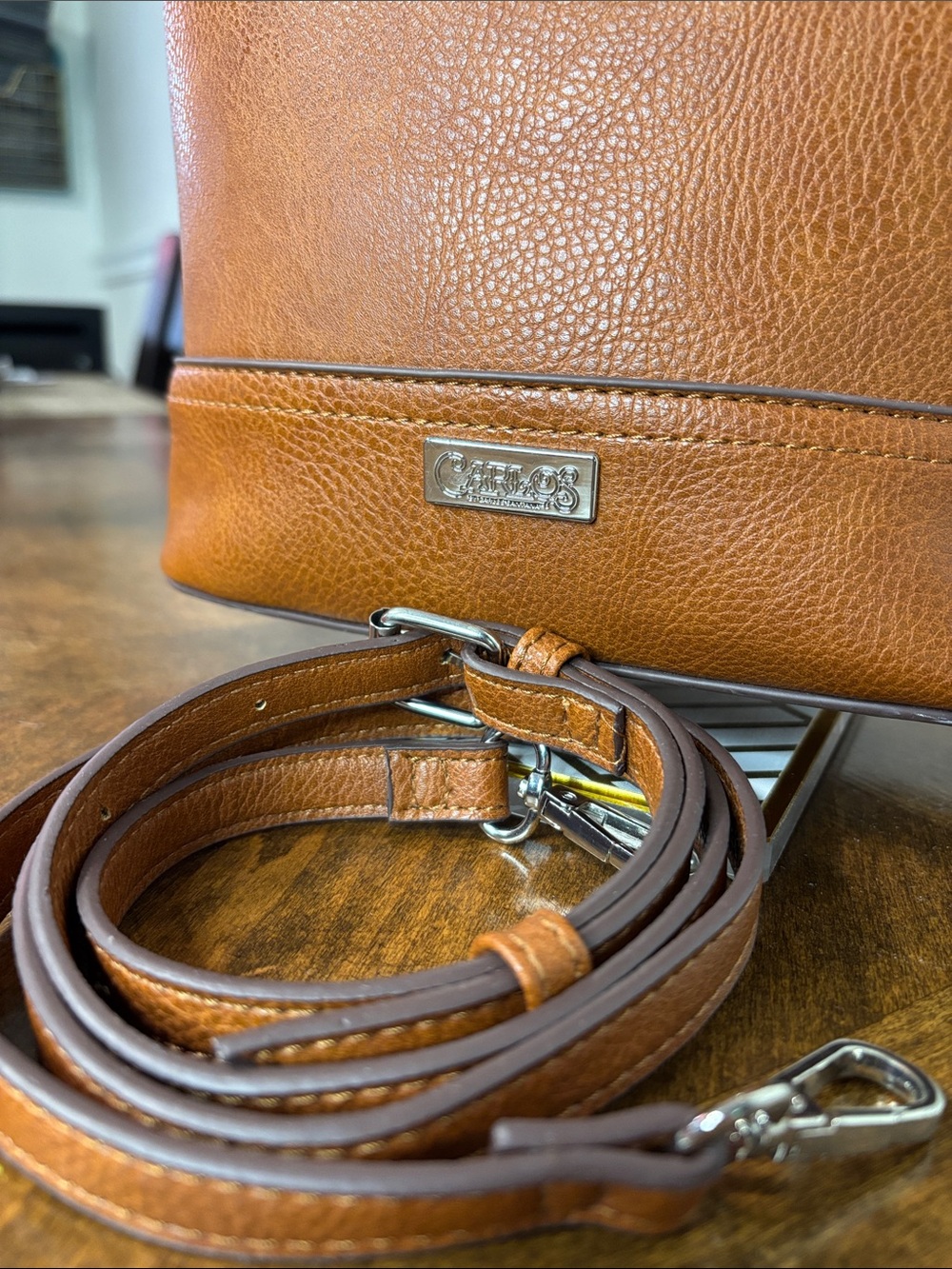 CARLOS SANTANA Tortoiseshell Handle Tan Crossbody Bag - Picture 16 of 16